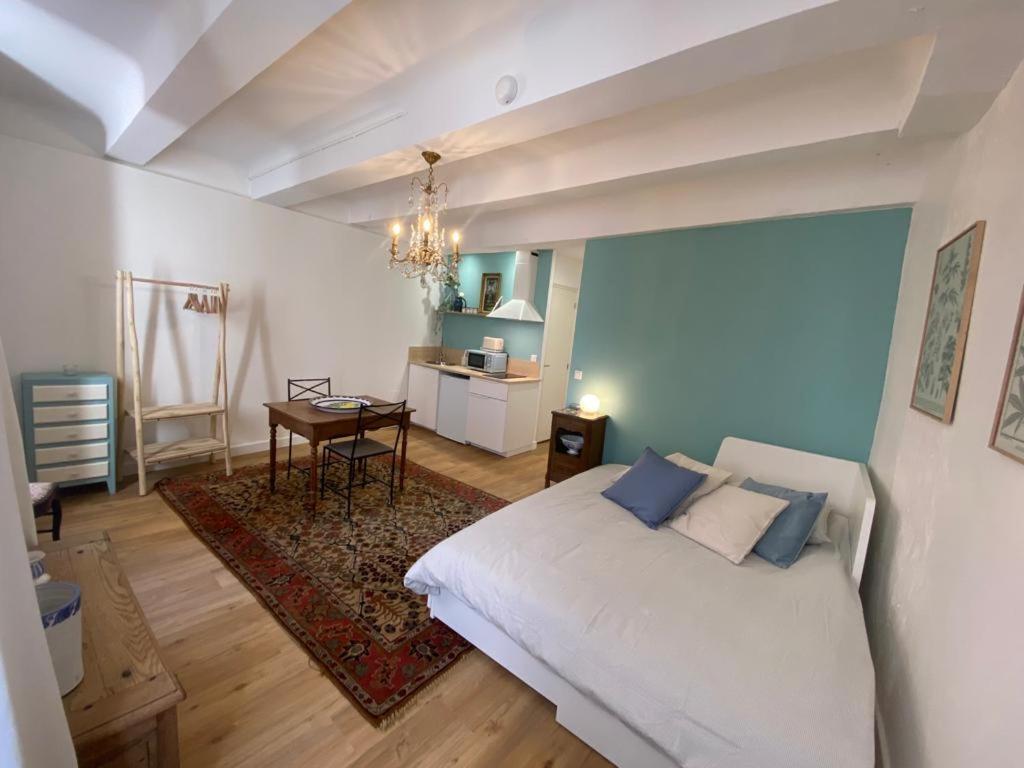 3 Studios Hyeres - Centre Ville Rue Pietonne - Manon Esterno foto